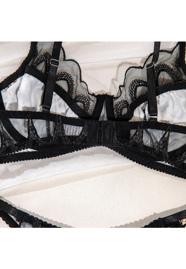 Intica - Komplet bielizny z koronkowym wykończeniem na romantyczne wieczory Hannelene. Materiał: koronka