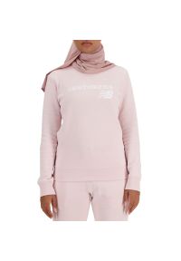 Bluza New Balance WT03811SOI - różowa. Kolor: różowy. Materiał: bawełna, prążkowany, poliester. Styl: sportowy, klasyczny