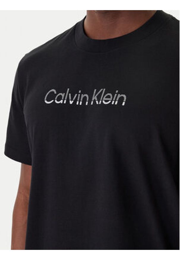 Calvin Klein T-Shirt LV04LF813G Czarny Regular Fit. Kolor: czarny. Materiał: bawełna