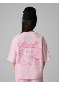 4f - 4F T-shirt loose z nadrukiem dziewczęcy - różowy 122/128 (6-8 lat). Okazja: na uczelnię, na co dzień. Kolor: różowy. Materiał: materiał, bawełna, jeans. Wzór: nadruk. Sezon: lato. Styl: sportowy, casual #2
