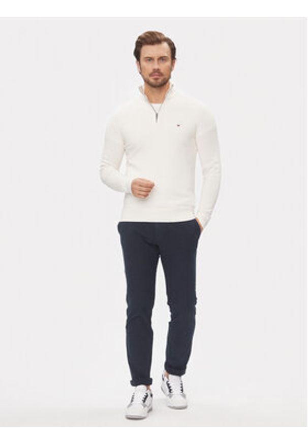 TOMMY HILFIGER - Tommy Hilfiger Chinosy Denton MW0MW32935 Granatowy Slim Fit. Kolor: niebieski. Materiał: bawełna