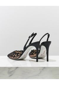 RENE CAOVILLA - Czarne sandały na szpilce Guendy. Zapięcie: pasek. Kolor: czarny. Materiał: zamsz. Wzór: ażurowy. Obcas: na szpilce. Wysokość obcasa: średni #3