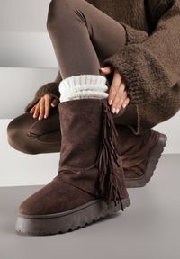 Born2be - Brązowe Botki w Stylu Śniegowców z Frędzlami i Cholewką Imitującą Nogawkę Sierafera. Zapięcie: bez zapięcia. Kolor: brązowy. Materiał: jeans. Szerokość cholewki: normalna #2