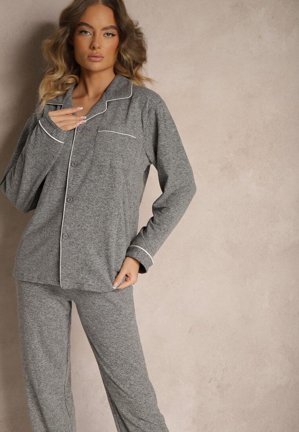 Renee - Ciemnoszara Piżama z Bawełny Spodnie z Gumką w Pasie i Koszula Amiremi. Kolekcja: plus size. Kolor: szary. Materiał: bawełna