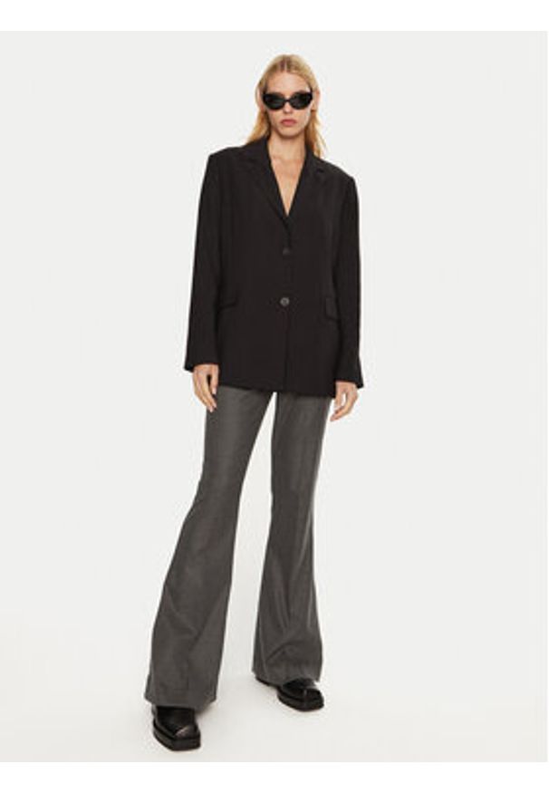 GESTUZ - Gestuz Spodnie materiałowe Paula 10909377 Szary Flare Fit. Kolor: szary. Materiał: syntetyk