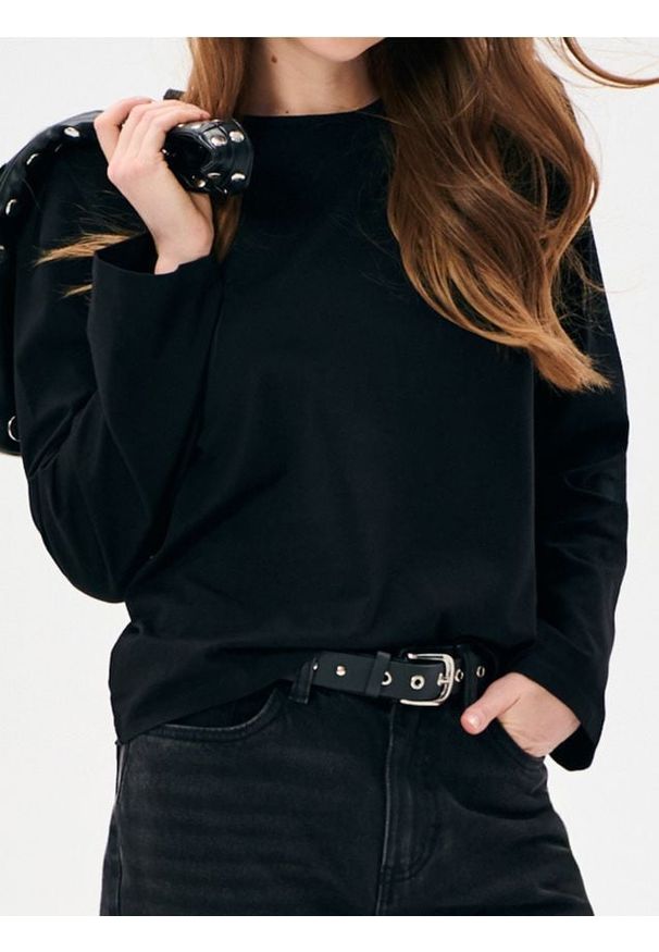 Sinsay - Bawełniana koszulka z długim rękawem basic - czarny. Kolor: czarny. Materiał: bawełna. Długość rękawa: długi rękaw. Długość: długie