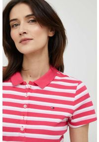 TOMMY HILFIGER - Tommy Hilfiger polo damski kolor różowy z kołnierzykiem. Typ kołnierza: polo. Kolor: różowy. Materiał: dzianina. Długość: krótkie