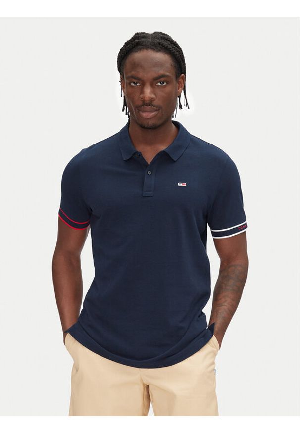 Tommy Jeans Polo Flag Cuff DM0DM21306 Granatowy Slim Fit. Typ kołnierza: polo. Kolor: niebieski. Materiał: bawełna