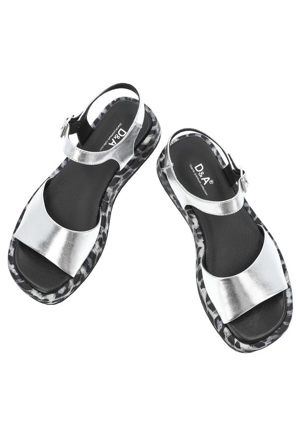 Srebrne Sandały S.Barski Modne Obuwie Damskie. Okazja: na co dzień. Zapięcie: klamry. Kolor: srebrny. Wzór: nadruk. Sezon: lato. Styl: casual