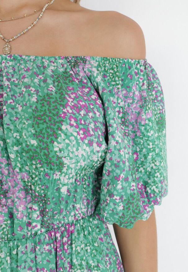 Born2be - Zielona Wiskozowa Sukienka Midi z Hiszpańskim Dekoltem i Gumką w Talii Wilmanu. Kolor: zielony. Materiał: wiskoza. Długość: midi