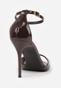Born2be - Brązowe Eleganckie Sandały Lakierowane na Szpilce ze Sprzączką i Noskiem w Szpic Liviana. Okazja: na co dzień. Zapięcie: sprzączka. Kolor: brązowy. Materiał: lakier. Obcas: na szpilce. Styl: elegancki #8