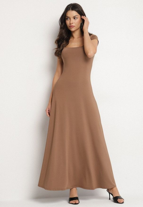 Born2be - Brązowa Sukienka z Wiskozą o Rozkloszowanym Kroju z Kwadratowym Dekoltem Nalireina. Okazja: na co dzień. Typ kołnierza: dekolt kwadratowy. Kolor: brązowy. Materiał: wiskoza. Typ sukienki: rozkloszowane, proste. Styl: casual, klasyczny