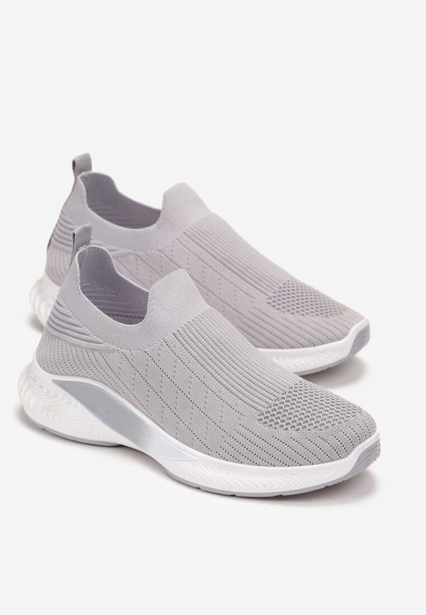 Born2be - Szare Buty Sportowe z Elastyczną Cholewką i Ozdobną Podeszwą Pilly. Wysokość cholewki: przed kostkę. Zapięcie: bez zapięcia. Kolor: szary. Materiał: materiał. Szerokość cholewki: normalna. Obcas: na płaskiej podeszwie