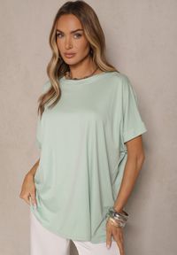 Renee - Jasnozielony T-shirt z Wiskozą o Fasonie Nietoperza Tanalitha. Okazja: na co dzień. Kolor: zielony. Materiał: wiskoza. Styl: casual #4