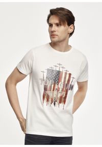 Ochnik - Kremowy T-shirt męski Top Gun. Kolor: biały. Materiał: bawełna. Długość rękawa: krótki rękaw. Długość: krótkie. Wzór: nadruk