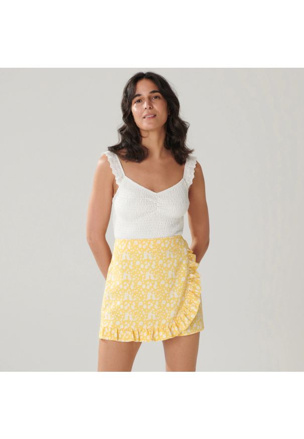 Sinsay - Crop top na ramiączkach - Kremowy. Kolor: kremowy. Długość rękawa: na ramiączkach
