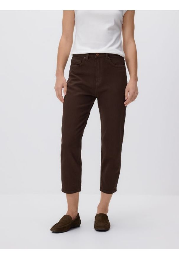 Reserved - Jeansy mom fit z krótszą nogawką - dark grey jeans. Długość: krótkie