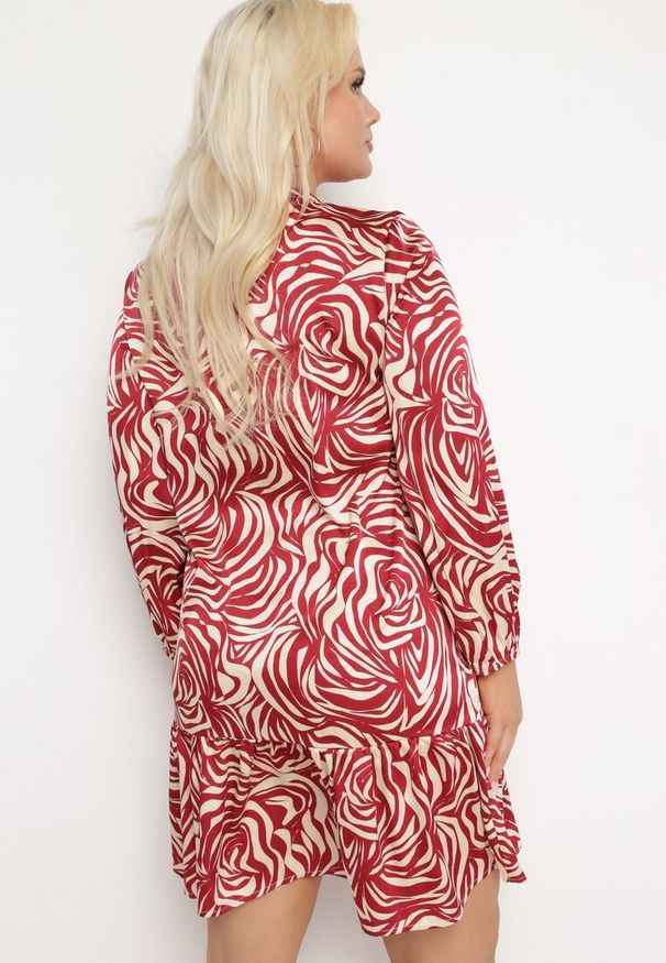 Born2be - Bordowa-Beżowa Sukienka Mini z Falbanką i Abstrakcyjnym Wzorem Ovina. Kolor: czerwony. Długość rękawa: długi rękaw. Długość: mini