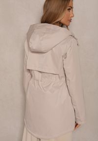 Renee - Beżowa Dwustronna Kurtka o Fasonie Parki Tarisen. Okazja: na co dzień, na spacer. Kolor: beżowy. Materiał: jeans. Wzór: gładki. Styl: elegancki, casual #5
