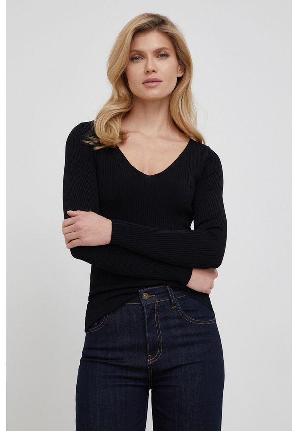 Marciano Guess sweter damski kolor czarny lekki. Kolor: czarny. Materiał: dzianina. Długość rękawa: długi rękaw. Długość: długie. Wzór: gładki