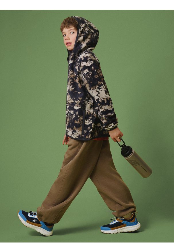 4f - 4F Polar regular z kapturem chłopięcy - multikolor 128 (7-8 lat). Typ kołnierza: kaptur. Kolor: wielokolorowy. Materiał: polar. Długość rękawa: raglanowy rękaw. Sezon: lato. Sport: turystyka piesza