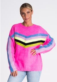Figl - Różowy Nowoczesny Oversizowy Sweter w Paski. Kolor: różowy. Materiał: wełna, nylon, akryl, poliester. Wzór: paski
