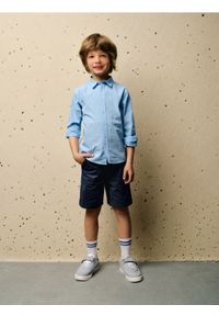 Sinsay - Szorty jeansowe z podwijanymi nogawkami - granatowy. Kolor: niebieski. Materiał: jeans