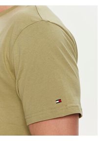 TOMMY HILFIGER - Tommy Hilfiger T-Shirt Logo UM0UM02916 Zielony Regular Fit. Kolor: zielony. Materiał: bawełna #4