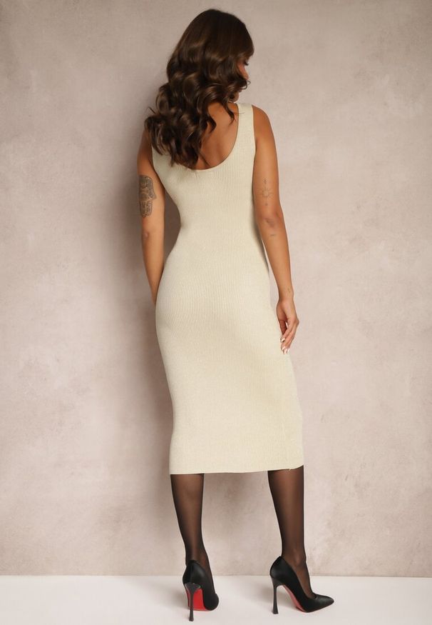 Renee - Beżowa Elastyczna Sukienka Dopasowana z Metaliczną Nicią Neremia. Okazja: na co dzień. Kolor: beżowy. Materiał: materiał. Styl: klasyczny, casual