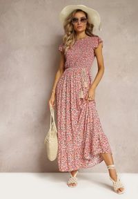 Renee - Różowa Rozkloszowana Sukienka z Wiskozy w Kwiaty Evanitte. Typ kołnierza: kołnierz z falbankami. Kolor: różowy. Materiał: wiskoza. Wzór: kwiaty #5