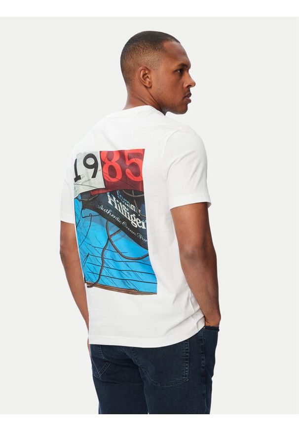 TOMMY HILFIGER - Tommy Hilfiger T-Shirt Nautical MW0MW44258 Biały Regular Fit. Kolor: biały. Materiał: bawełna