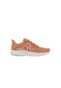 Buty do biegania damskie New Balance 411 RF3. Materiał: materiał, syntetyk, guma. Szerokość cholewki: normalna