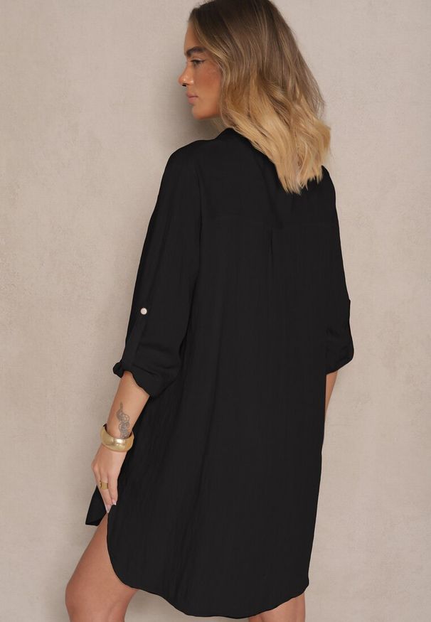 Renee - Czarna Pudełkowa Sukienka Bawełniana Oversize z Dekoltem w Serek Elavellis. Okazja: na co dzień. Typ kołnierza: dekolt w serek. Kolor: czarny. Materiał: bawełna. Typ sukienki: oversize. Styl: elegancki, casual