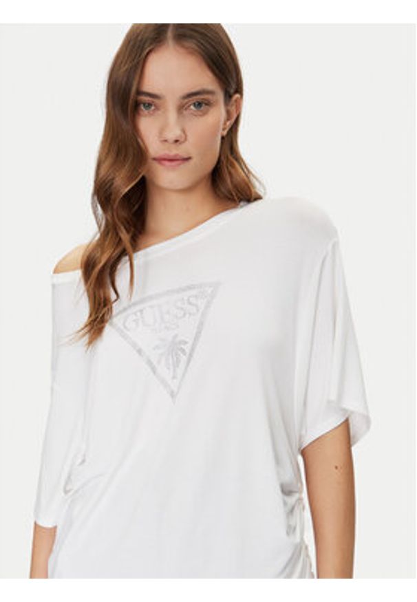 Guess T-Shirt E4GI00 K68D2 Biały Regular Fit. Kolor: biały. Materiał: wiskoza