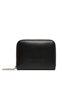 Calvin Klein Portfel damski Embossed Logo K60K612437 Czarny. Kolor: czarny. Materiał: poliester, materiał