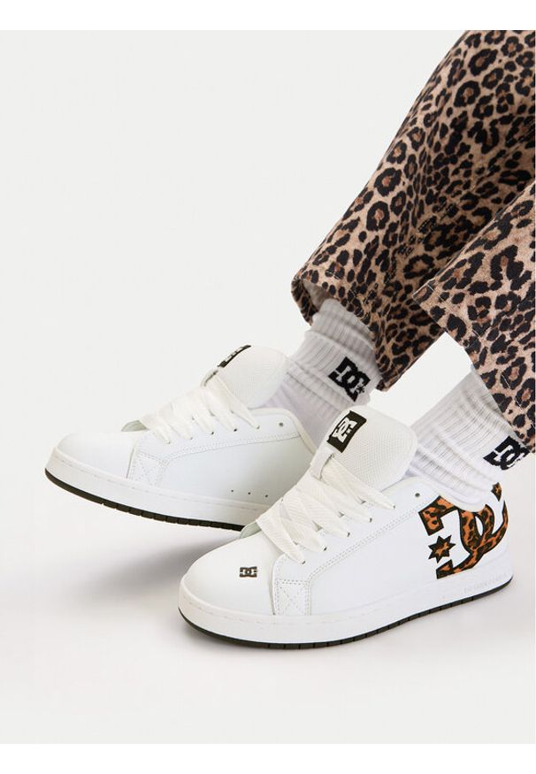 DC Shoes Sneakersy CEOWB-V5-10116 Biały. Kolor: biały. Materiał: skóra