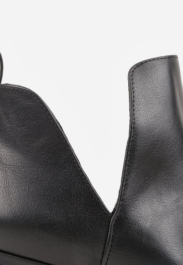 Renee - Czarne Botki na Słupku Vices Ozdobione Wycięciem Annavin. Okazja: na spacer. Kolor: czarny. Materiał: dzianina, jeans. Wzór: aplikacja. Sezon: wiosna, jesień. Obcas: na słupku. Styl: elegancki. Wysokość obcasa: średni