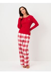Sinsay - Świąteczna piżama dwuczęściowa w kratę z haftowanym wieńcem - czerwony. Kolor: czerwony. Wzór: haft #1