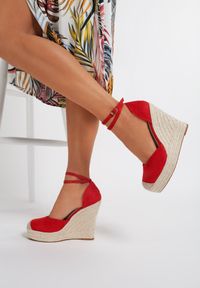 Renee - Czerwone Sandały Lilopei. Nosek buta: okrągły. Zapięcie: klamry. Kolor: czerwony. Obcas: na koturnie #1