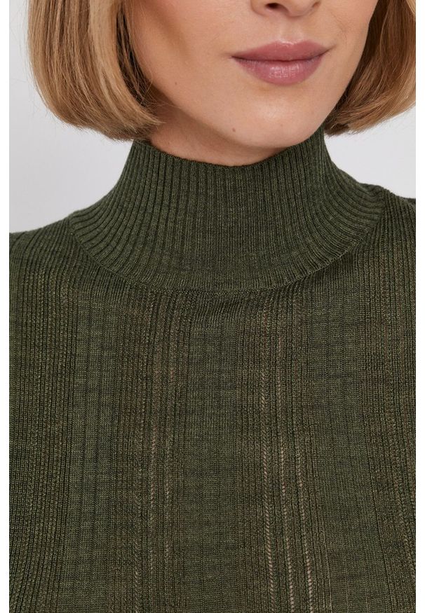 G-Star RAW - G-Star Raw Sweter damski kolor zielony z półgolfem. Typ kołnierza: golf. Kolor: zielony. Materiał: dzianina. Długość rękawa: długi rękaw. Długość: długie. Wzór: ze splotem