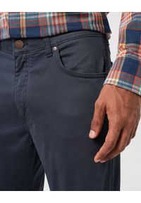 Wrangler - WRANGLER LARSTON MĘSKIE SPODNIE JEANSOWE JEANSY DŻINSY DARK NAVY W18S018200 112350798