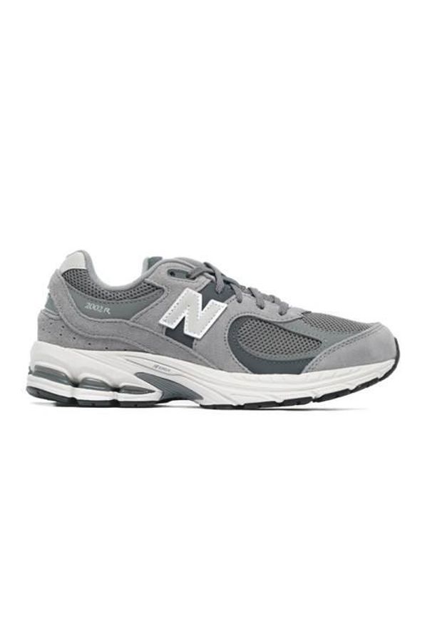 Buty do chodzenia damskie New Balance GC2002ST. Zapięcie: sznurówki. Kolor: wielokolorowy. Materiał: materiał, skóra. Szerokość cholewki: normalna. Sport: turystyka piesza