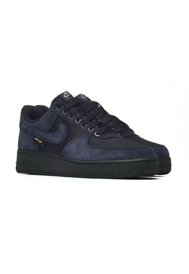 Buty do chodzenia męskie Nike Air Force 1 07. Kolor: niebieski. Materiał: skóra. Szerokość cholewki: normalna. Model: Nike Air Force. Sport: turystyka piesza