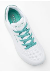 bonprix - Sneakersy Skechers. Kolor: biały