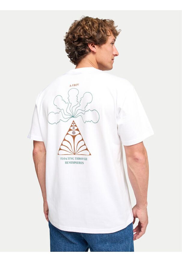 Billabong T-Shirt Floating EBYZT00387 Biały Regular Fit. Kolor: biały. Materiał: bawełna