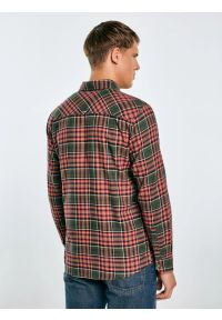 Big-Star - Koszula męska flanelowa w kratę bordowo-khaki Koner 303. Okazja: na co dzień. Typ kołnierza: kołnierzyk klasyczny. Kolor: zielony. Materiał: materiał. Długość rękawa: długi rękaw. Długość: długie. Wzór: haft, aplikacja, kratka. Styl: klasyczny, casual #4