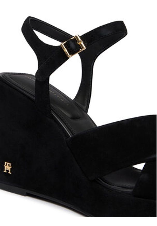 TOMMY HILFIGER - Tommy Hilfiger Sandały Suede Wrapped High Wedge FW0FW09218 Czarny. Kolor: czarny. Materiał: zamsz, skóra