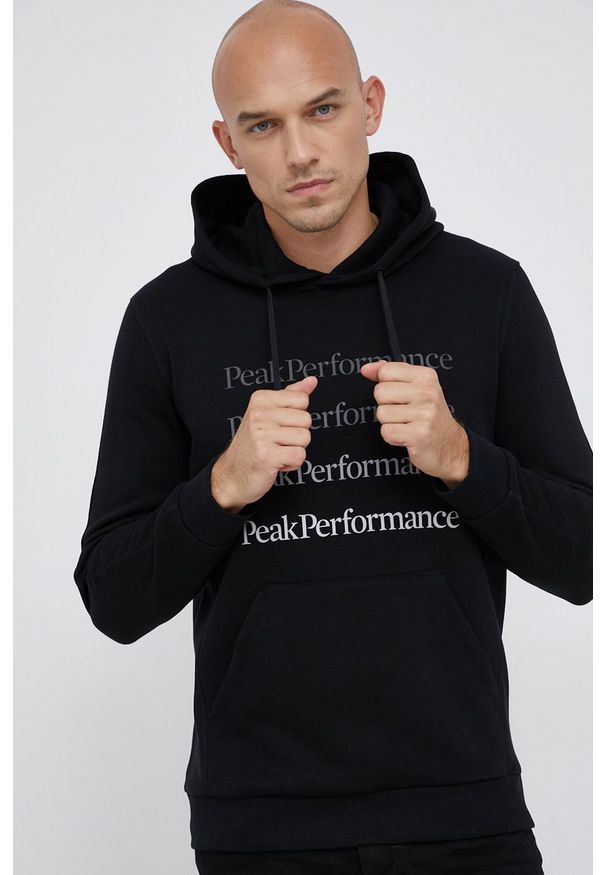 Peak Performance Bluza męska kolor czarny z kapturem gładka. Typ kołnierza: kaptur. Kolor: czarny. Materiał: bawełna, dzianina. Wzór: nadruk, gładki