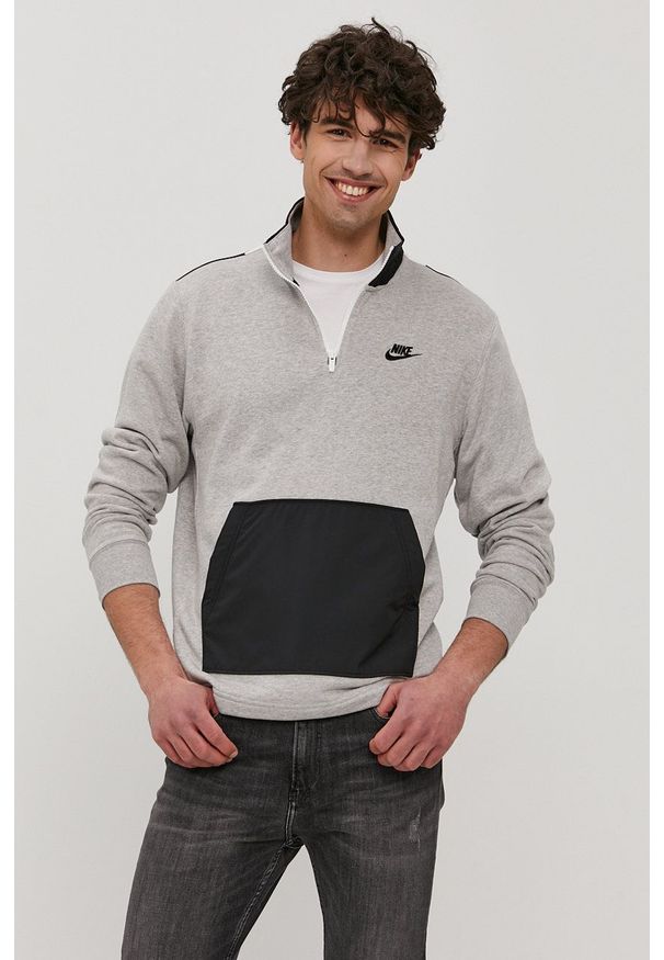 Nike Sportswear - Bluza. Okazja: na co dzień. Kolor: szary. Materiał: dzianina. Długość: krótkie. Wzór: nadruk. Styl: casual