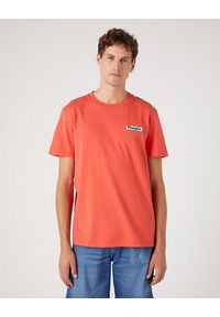 Wrangler - WRANGLER LOGO TEE MĘSKI T-SHIRT KOSZULKA Z NADRUKIEM LOGO PAPRIKA W760EER41. Wzór: nadruk